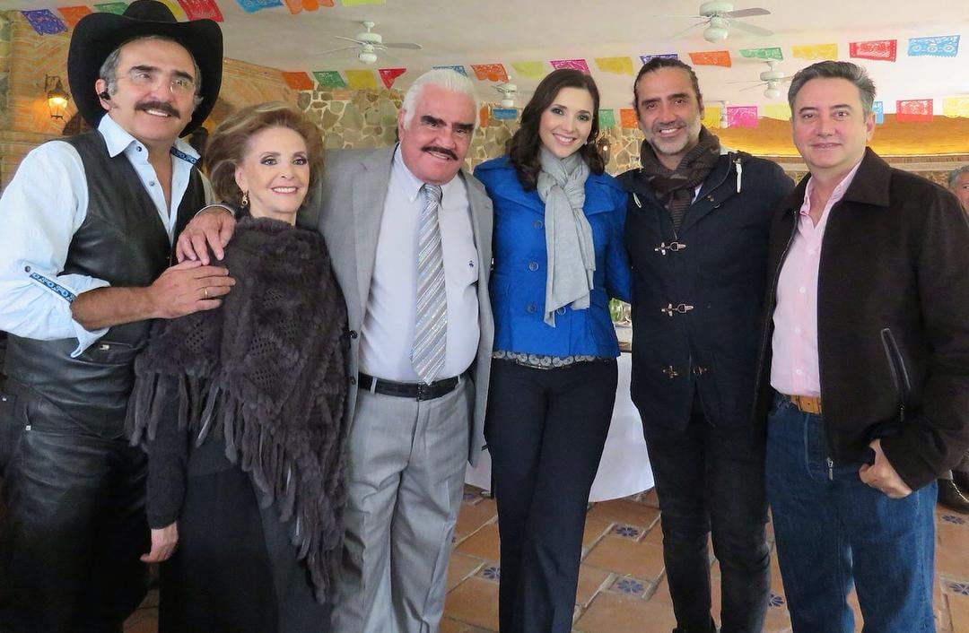 Vicente Fernández y su familia