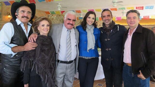 Vicente Fernández y su familia