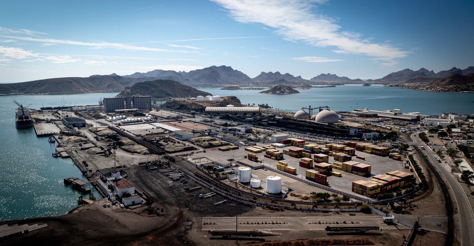 Alfonso Durazo consolida modernización del Puerto de Guaymas