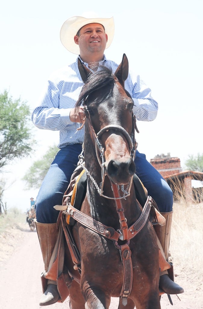 Diego Sinhue Rodríguez entregó apoyos para el campo en Tarimoro