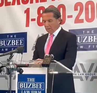 Tony Buzbee, abogado que representa a víctimas de Puff Daddy Sean Combs.