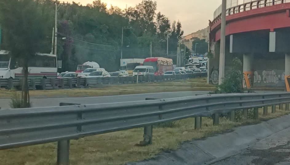 Bloqueo en la autopista México-Pachuca hoy sábado 16 de agosto