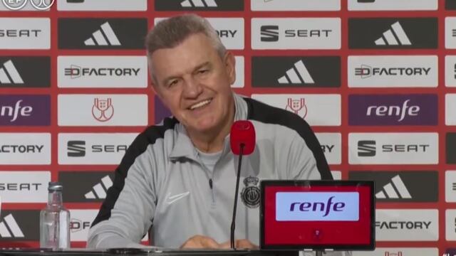 Javier Aguirre, en una conferencia con Mallorca.