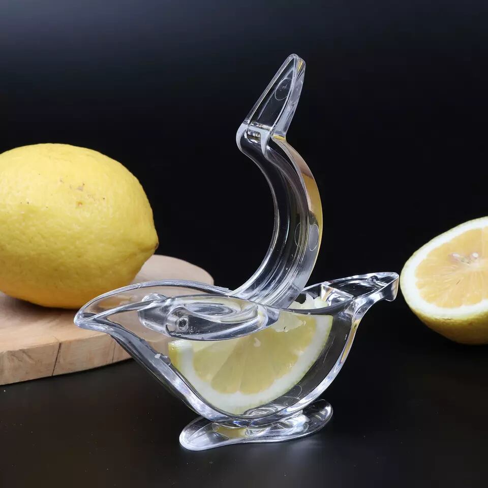 Pajarito exprimidor de limones viral en TikTok