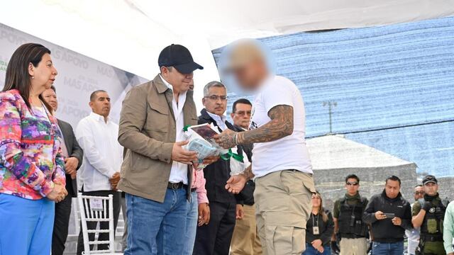 Ricardo Gallardo visitó el penal de La Pila