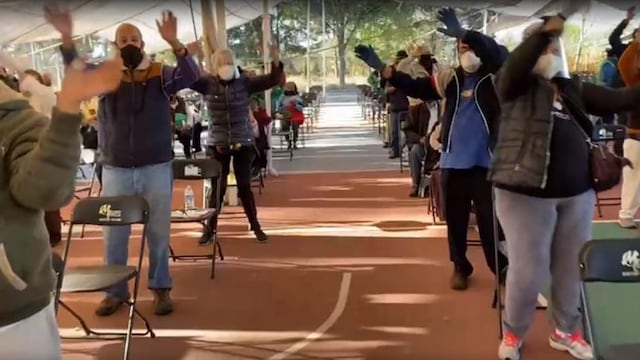 Viejitos en la vacunación