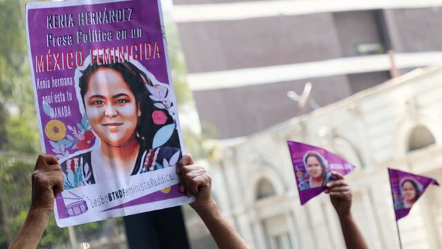 Familiares de la activista Kenia Hernández protestaron para exigir su libertad