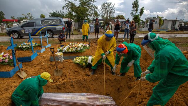Cementerio en Manaos, Brasil