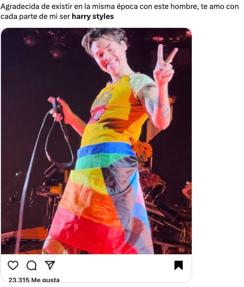 Harry Styles rompe sus pantalones frente a Jennifer Aniston