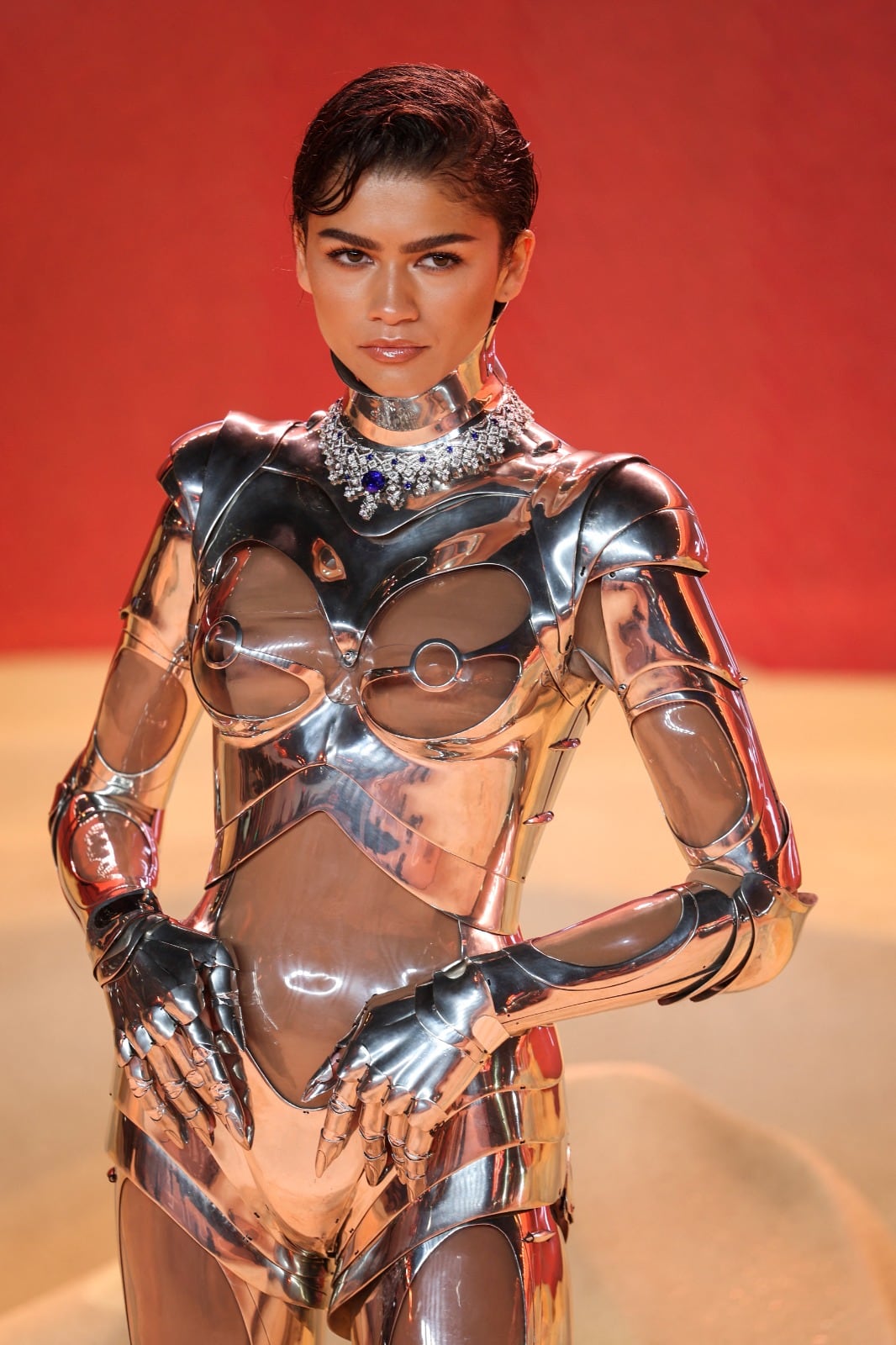 Zendaya en traje de Thierry Mugler