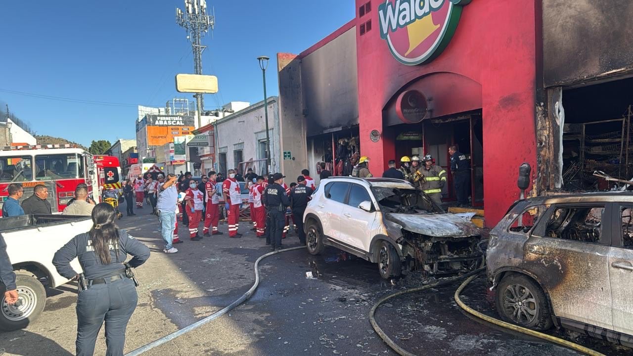 Explosión en tienda Waldo’s de Hermosillo deja varios muertos