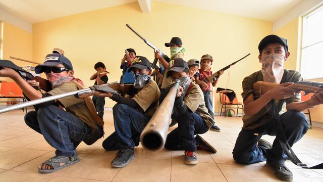 Niños autodefensas