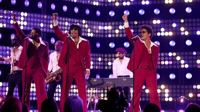 Bruno Mars y Silk Sonic en Billboard Music Awards 2022