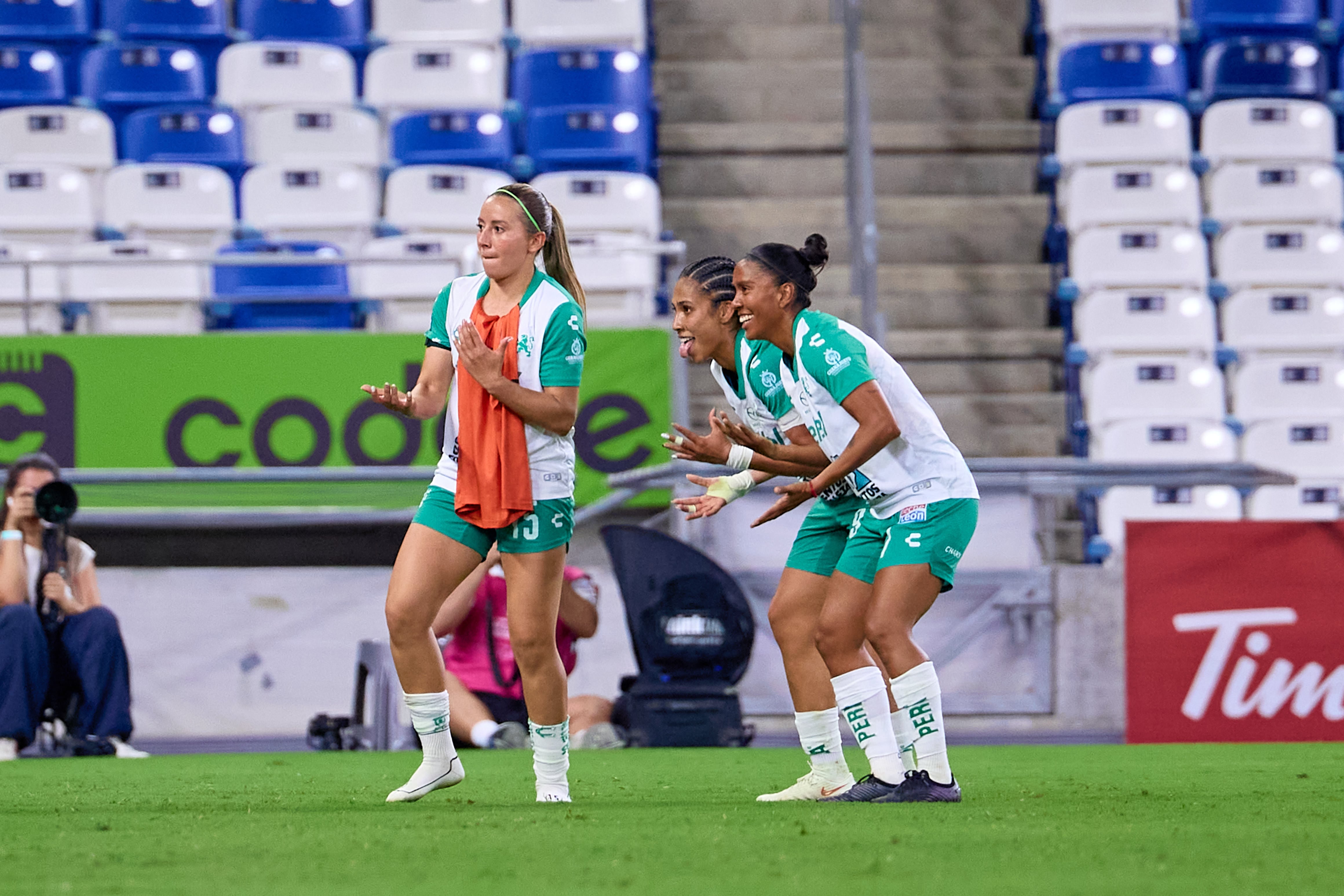 León derrota de último minuto a Rayadas en la Liga Femenil BBVA.