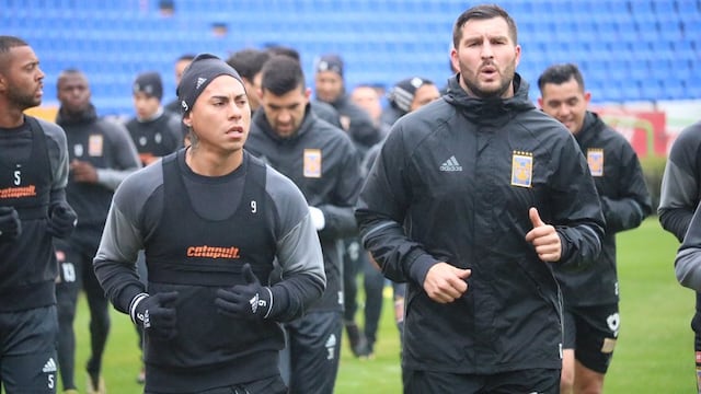 Vargas y Gignac trotan en el Universitario.