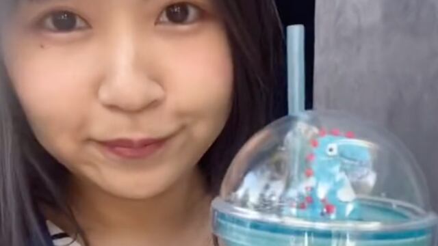 Japonesa presume que su 'chupe' favorito es el pulque