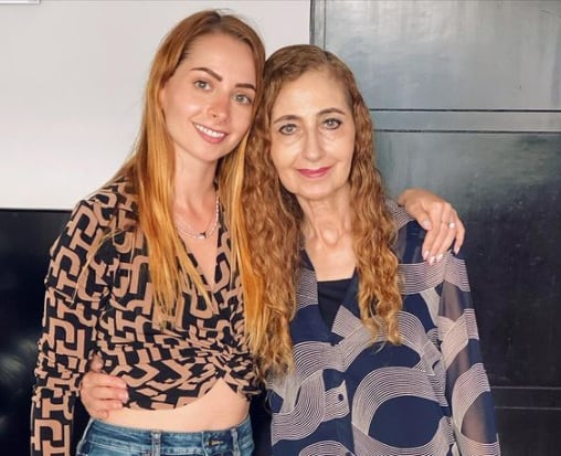 YosStop y su mamá, Marina Badui.