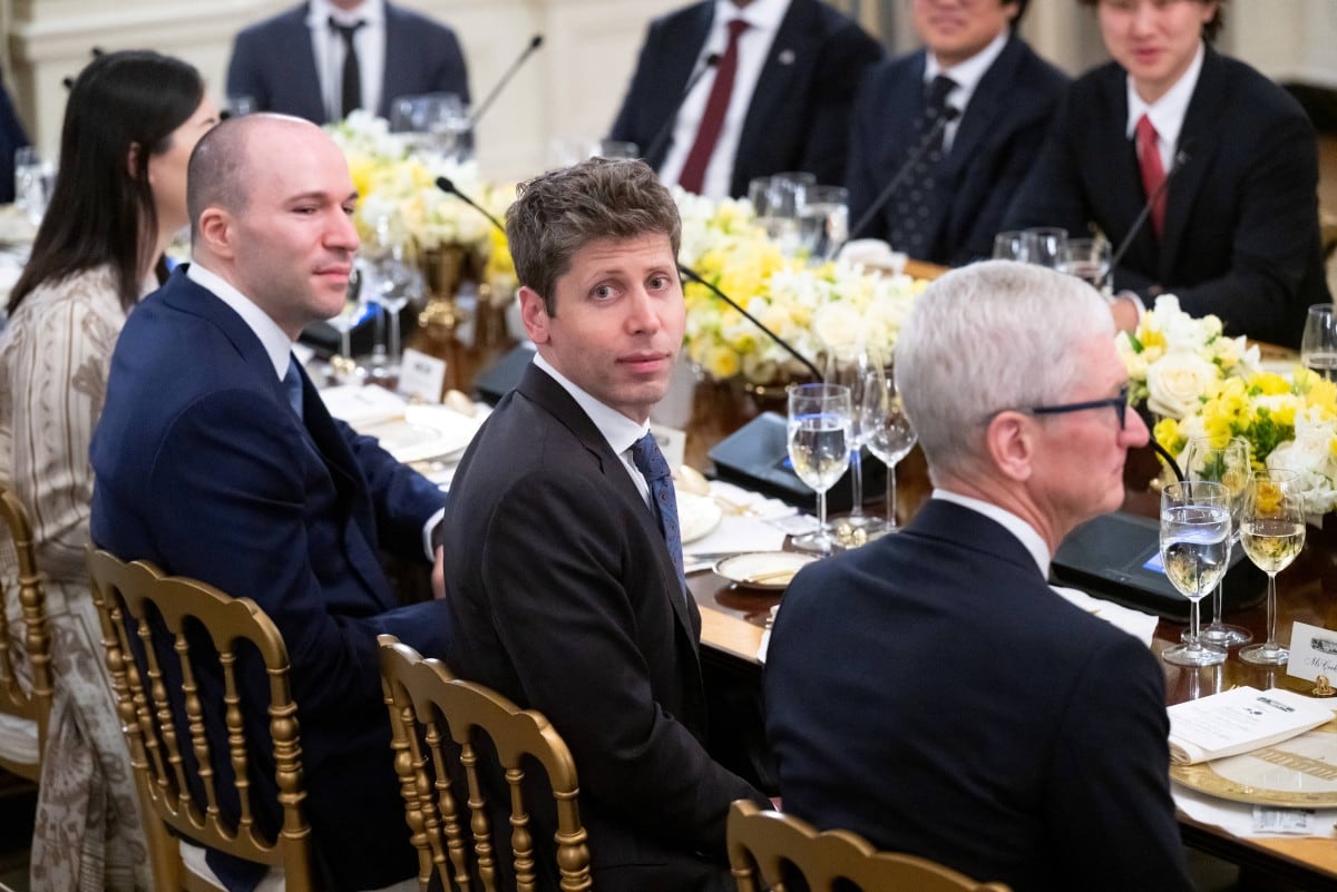 Donald Trump con Mark Zuckerberg, Tim Cook, Bill Gates y otros CEO en la Casa Blanca