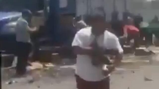 La cerveza terminó en el asfalto.