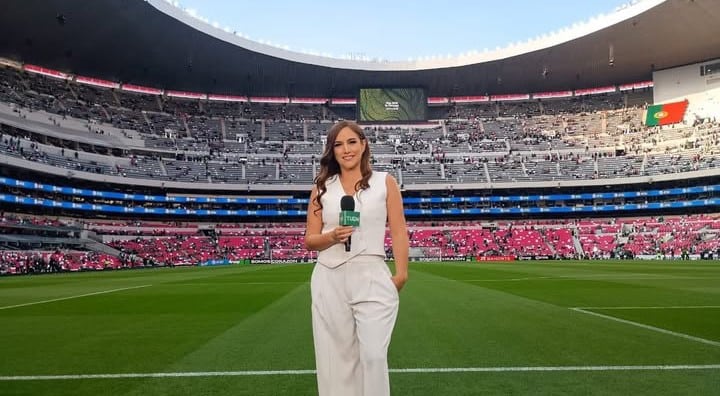 Danielle Dithurbide es periodista e historiadora, titular del noticiero Despierta de Televisa