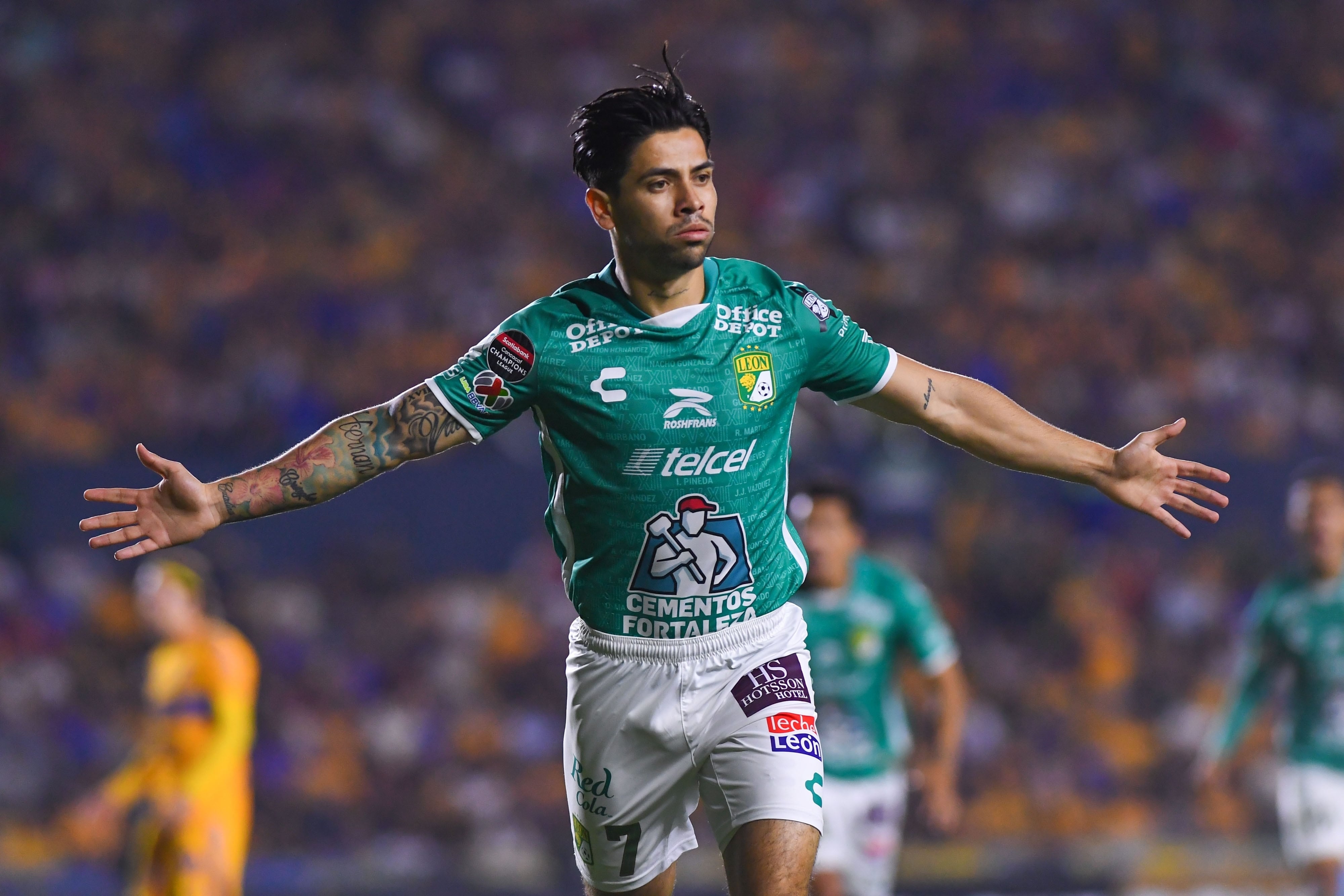 Víctor Dávila con Club León.
