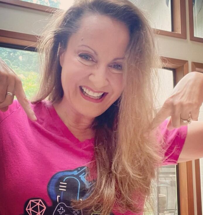 Samantha Kelly, voz de Peach y Toad