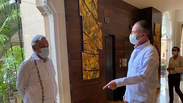 AMLO usa cubrebocas en Culiacán