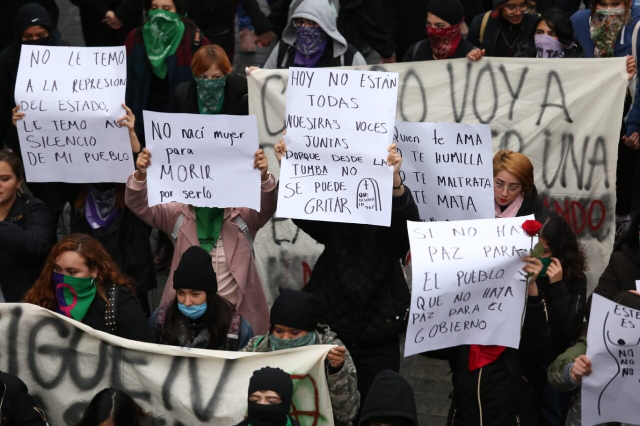 Más de un centenar de mujeres se congregaron en la Explanada de los Héroes.