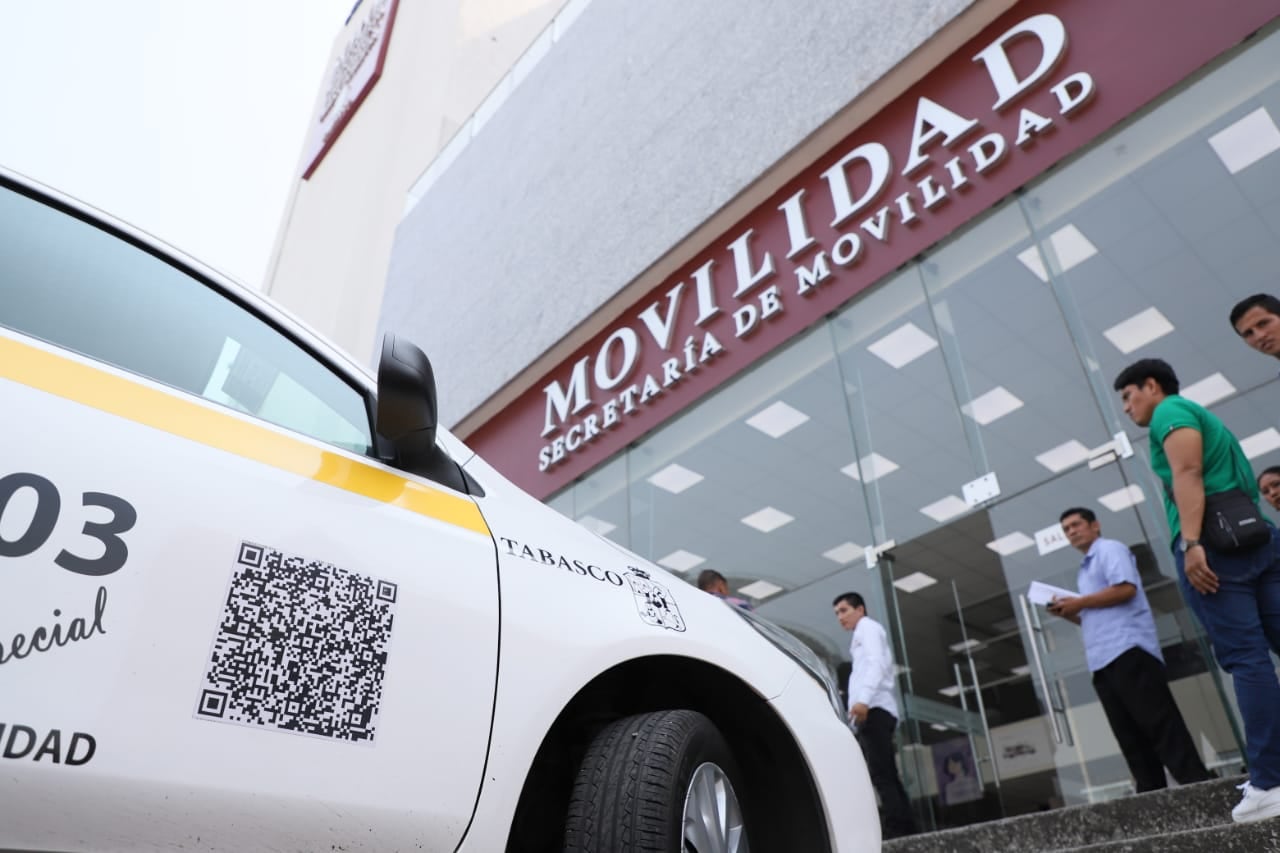 Lady taxímetro jalonea del cabello a taxista en Tabasco