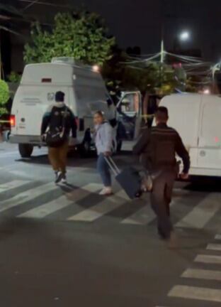 Taxista atropella a hombres en Coyoacán tras riña