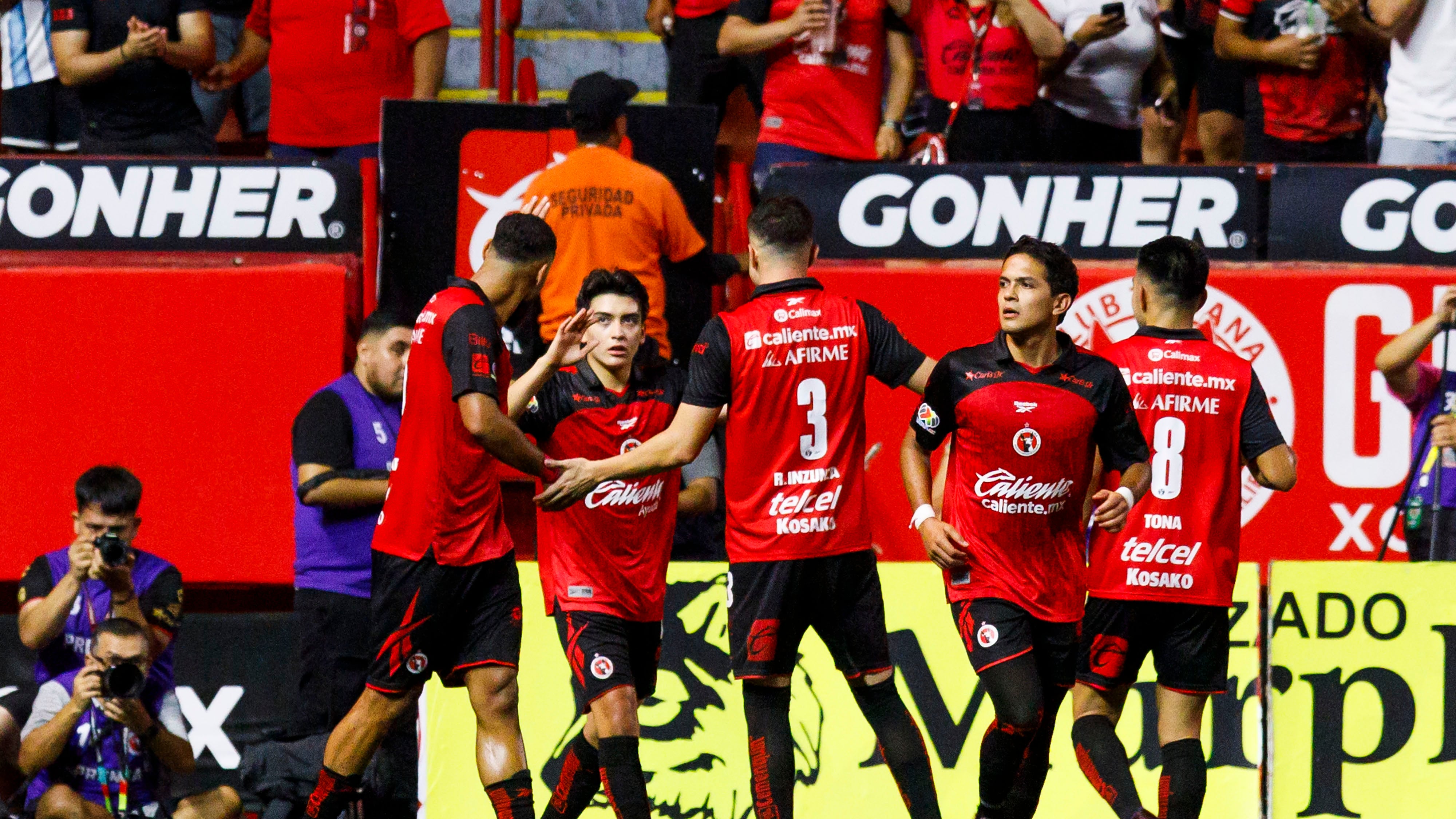 Gilberto Mora marca doblete y Tijuana derrota a Pumas en la Liga MX