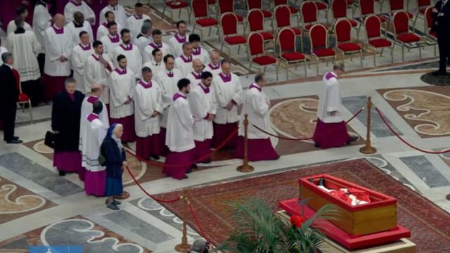 Genevieve Jeanningros, la monja amiga del Papa Francisco rompió el protocolo en su despedida