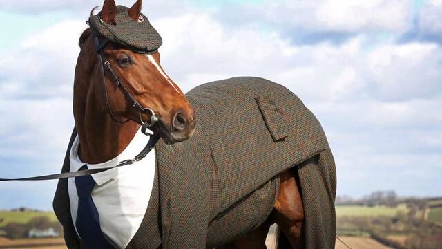 Visten a caballo con traje de 3 piezas.