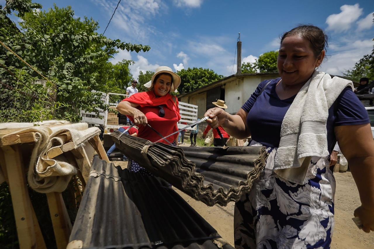 Brigada especial de apoyo social y humanitario en el municipio de Sinaloa