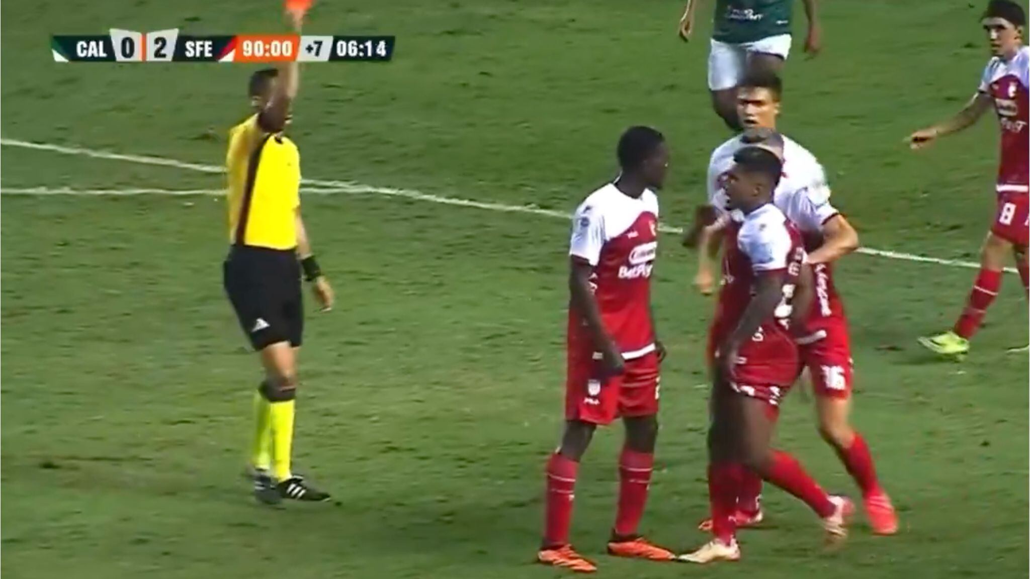 ¡Escándalo en Colombia! Expulsan a dos jugadores del mismo equipo por agarrarse a golpes entre ellos