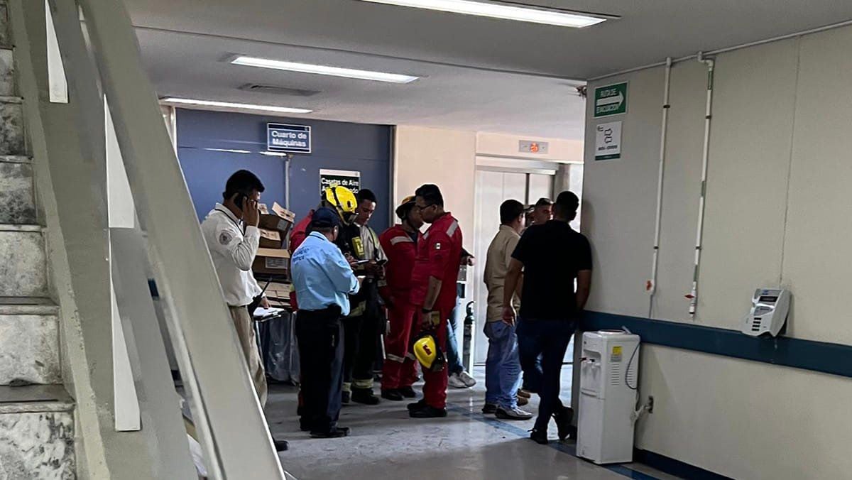 Falla elevador en IMSS en Guadalajara