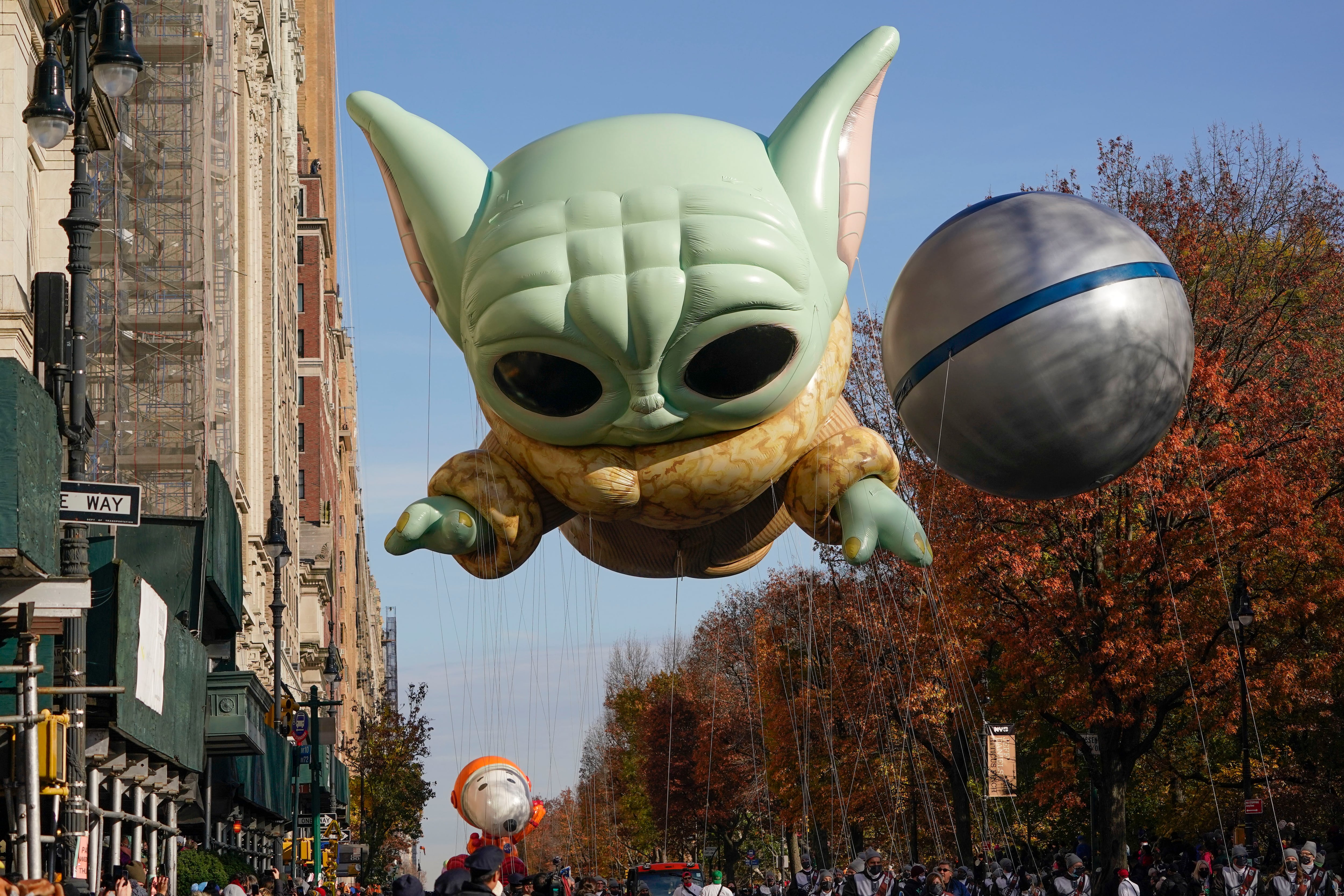 Baby Yoda Desfile del Día de Acción de Gracias