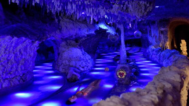 El Ríolajante del parque Xenses, en Xcaret