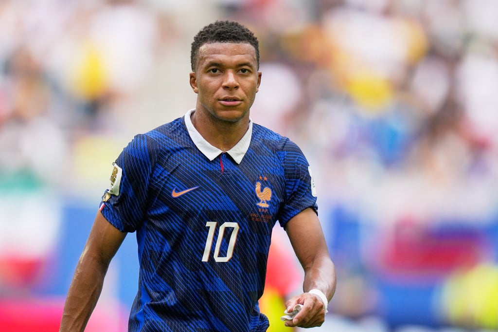 Kylian Mbappé encabezó la reacción de Francia ante Inglaterra