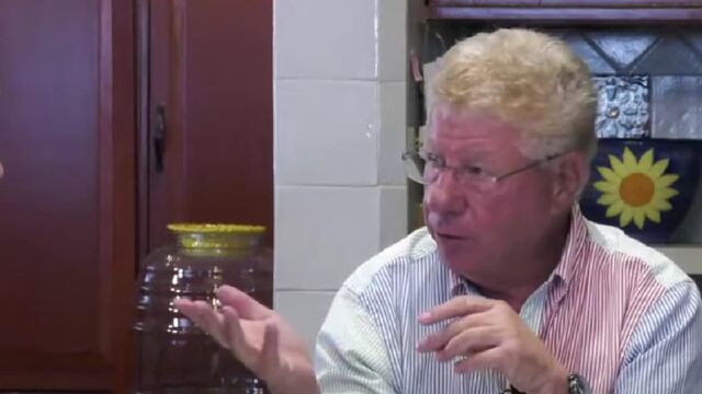 El director ejecutivo, Carlos Alazraki, respondió al presidente AMLO por la marcha del INE, pues dijo que sí fue al Zócalo, pero había bardas.