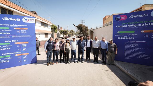 Diego Sinhue entregó una serie de obras en Cortazar, Guanajuato.