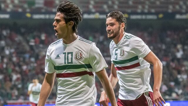 Macías marcó el 2-0 para México