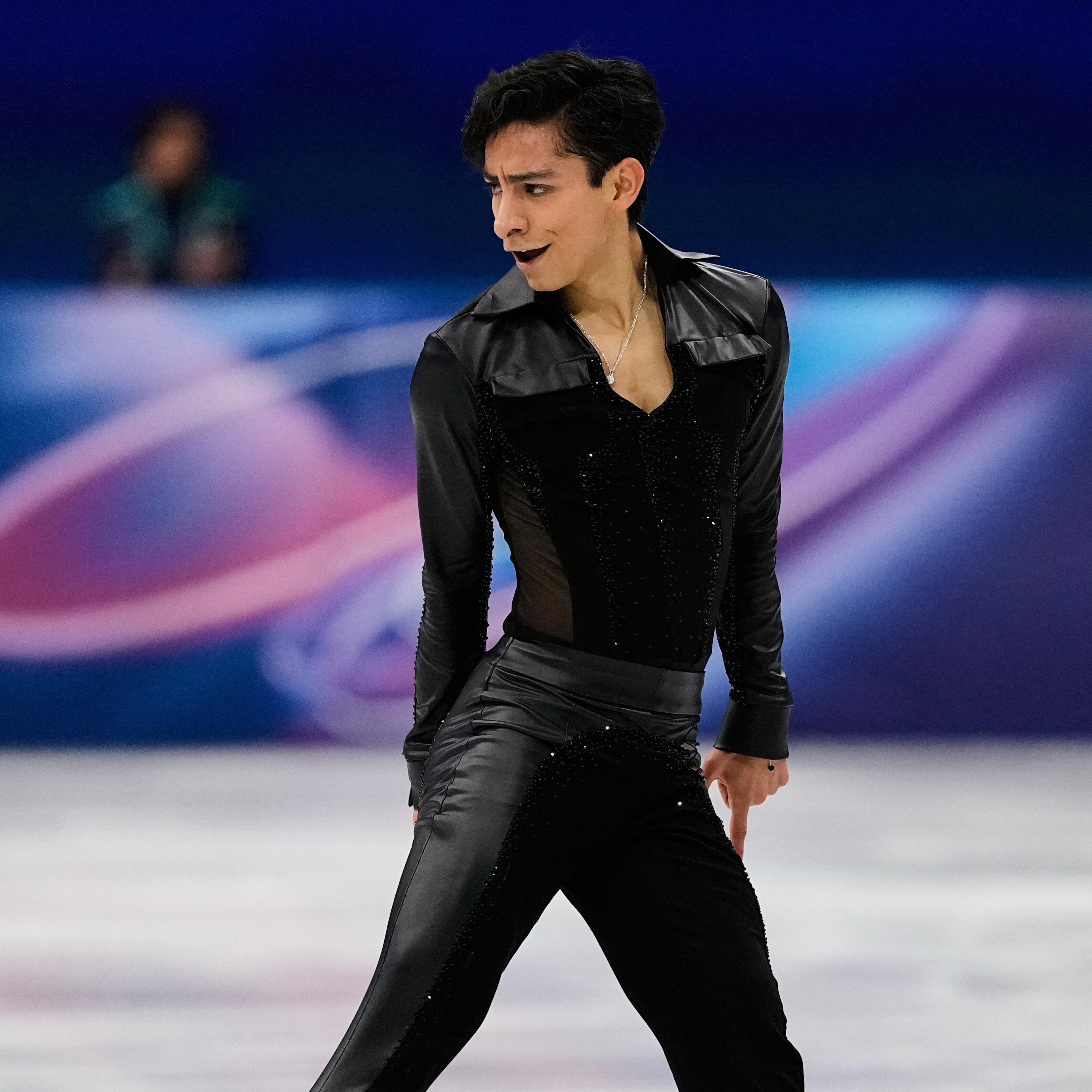 Donovan Carrillo brilla en la final de patinaje en Milán-Cortina 2026