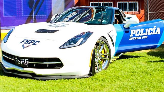 Autos deportivos convertidos en patrullas