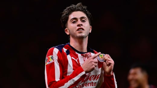 Chivas toma el liderato de la Liga MX tras ganar juego pendiente