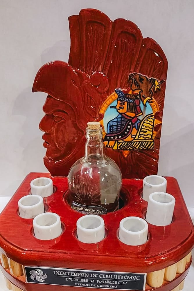 Evelyn Salgado, gobernadora de Guerrero, promueve piezas artesanales de Pueblos Mágicos.