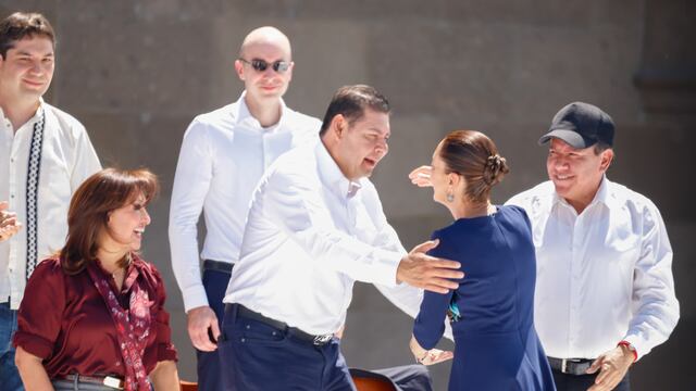 Alejandro Armenta respalda a Claudia Sheinbaum tras asamblea informativa en el Zócalo CDMX.