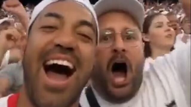 Marco Fabián no se resistió a estar en la final de la Europa League.