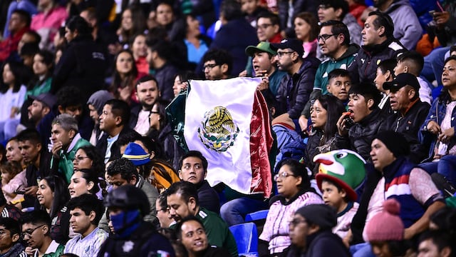 Afición en el México vs Valencia.