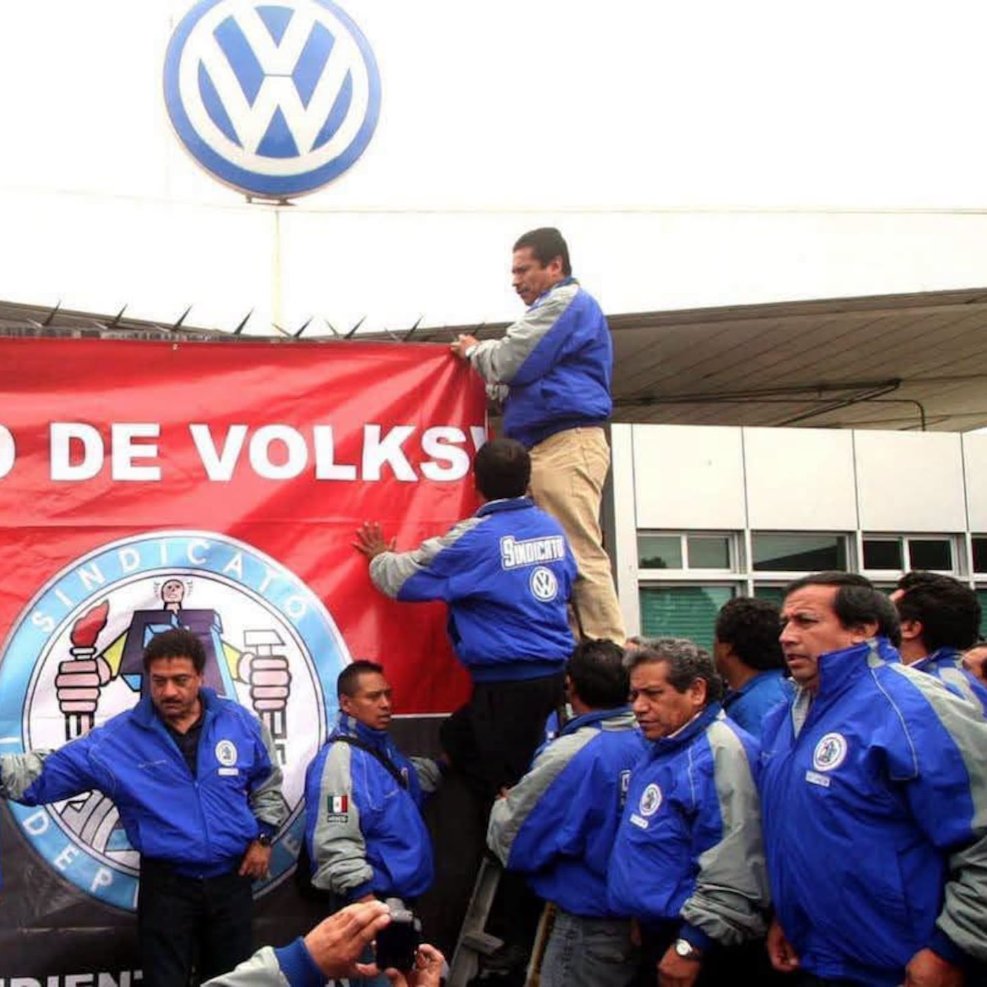 Volkswagen evita huelga en Puebla tras alcanzar acuerdo con su sindicato